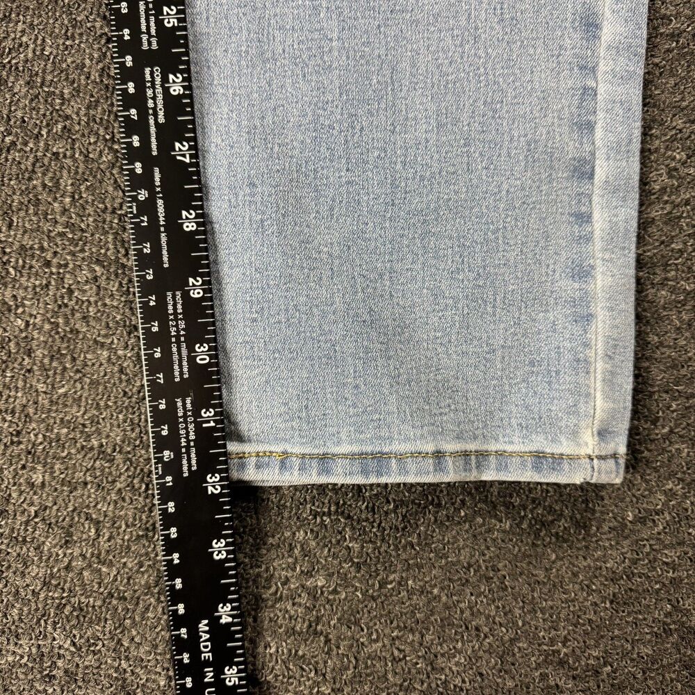 Levi's Women's 314 Shaping Straight Mid-Rise Stretch Denim Jean 32x32 Light Wash - Picture 9 of 16
